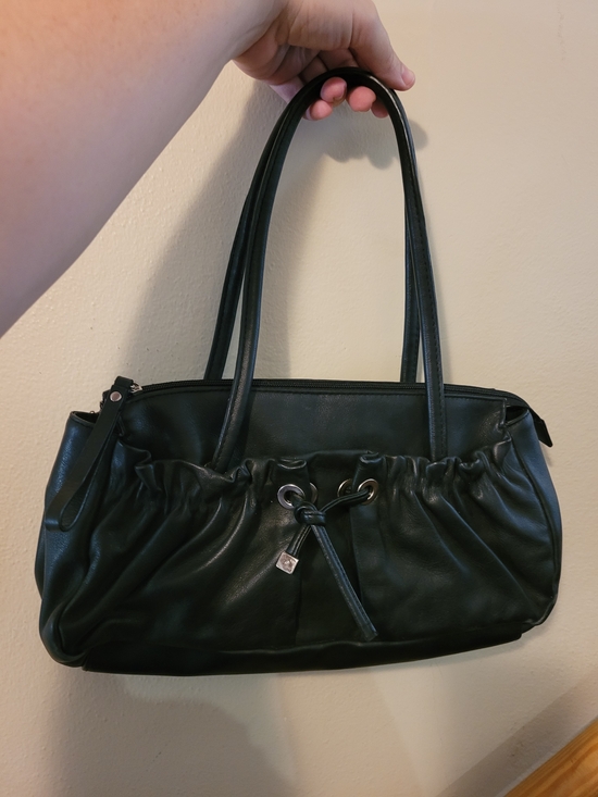 Laura Ashley Handbags - Black Leather 90s Y2K Vintage East-west Shoulder Purse